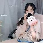 虎牙绮夏asmr魔法书助眠福利，白丝长腿女神口腔音哄睡