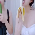 甜茜er火箭定制超顶露点asmr福利：舔一根大黄瓜